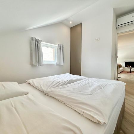 Deluxe Villa No.10 - Rooms & Apartments 만드레 외부 사진