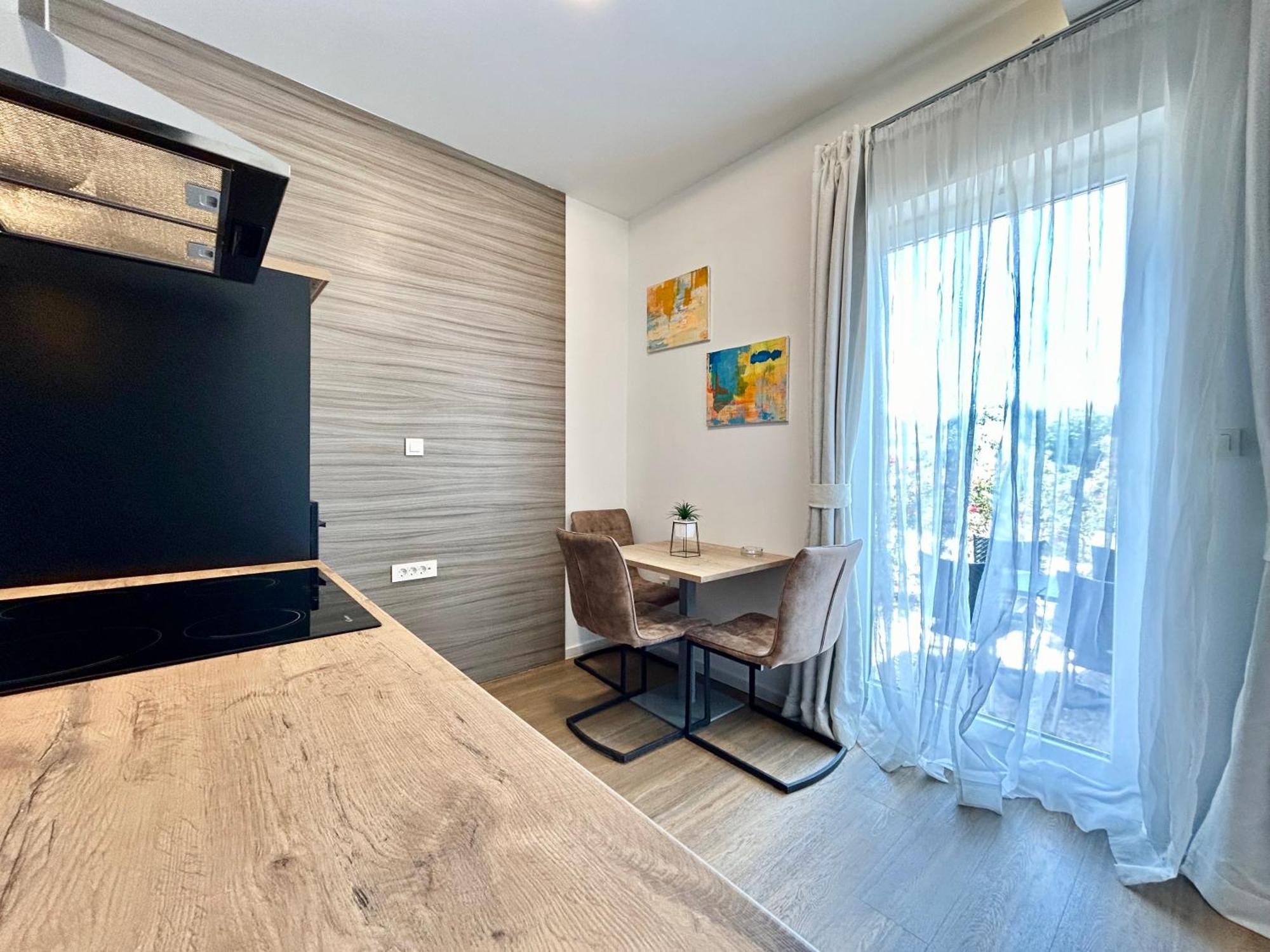 Deluxe Villa No.10 - Rooms & Apartments 만드레 외부 사진